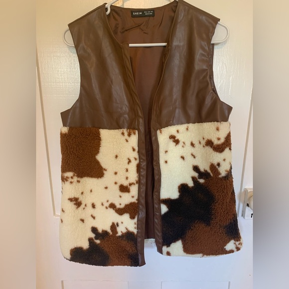 SHEIN Jackets & Blazers - Cow Print Vest